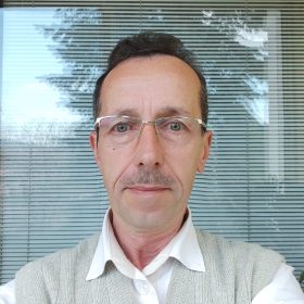 stoyan momov